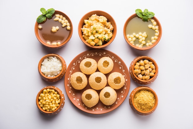 Pani Puri OR Golgappa es un menú de chat indio popular, enfoque selectivo