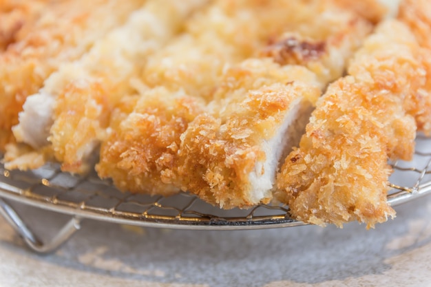 Paniertes Schweinekotelett, japanisches Essen Stil Tonkatsu