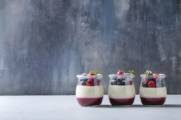 Panna cotta com bagas