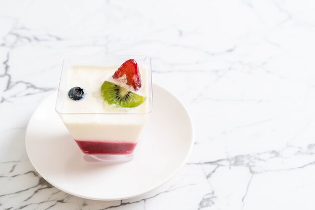 Panna Cotta mit Erdbeersauce