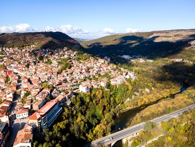 Panorama aéreo de la ciudad de Veliko Tarnovo, Bulgaria