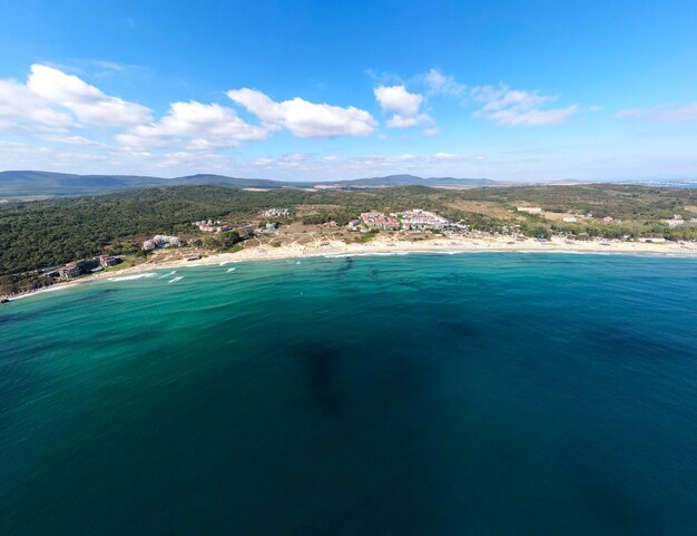 Panorama aéreo da praia de Kavatsite, na Bulgária