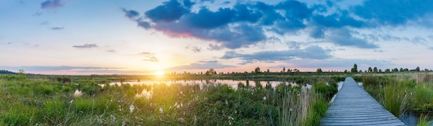 Panorama del atardecer en Hautes Fagnes