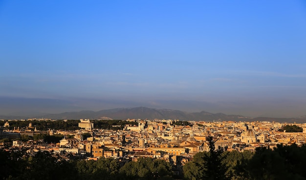 Panorama del casco antiguo de la ciudad de Roma, Italia