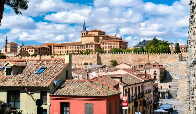 Panorama del casco antiguo de Segovia en España