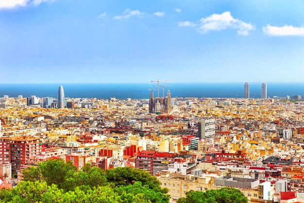 Panorama de la ciudad de Barcelona desde el castillo de MontjuicCataluña España