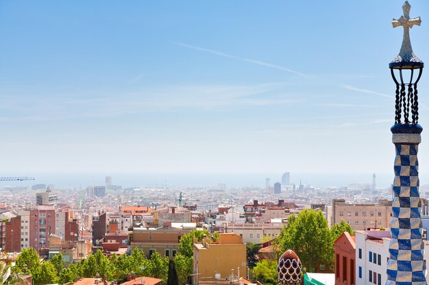 Panorama da cidade de barcelona do parque guell