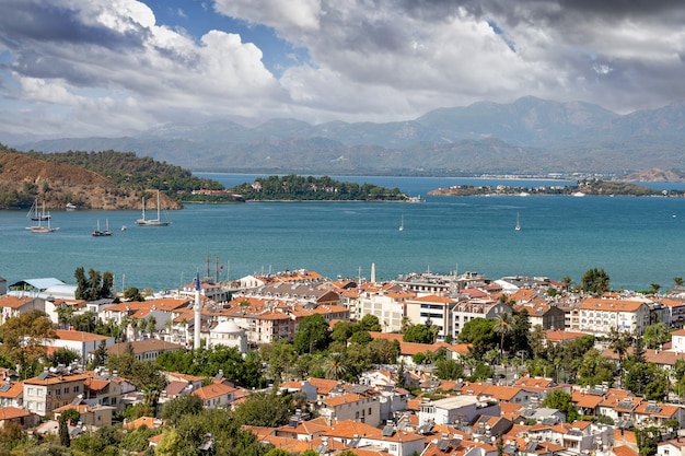 Panorama da cidade de Fethiye. vista aérea da popular cidade turística de Fethiye Cityscape Mugla, Turquia