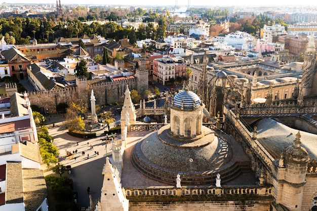 Panorama da cidade de Sevilha Andaluzia Espanha Vista da catedral gótica