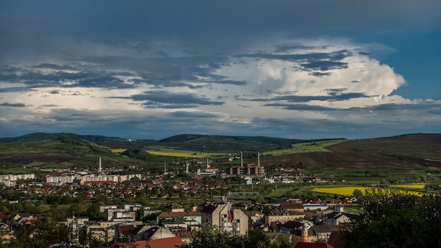 Foto panorama da cidade de targu mures na romênia