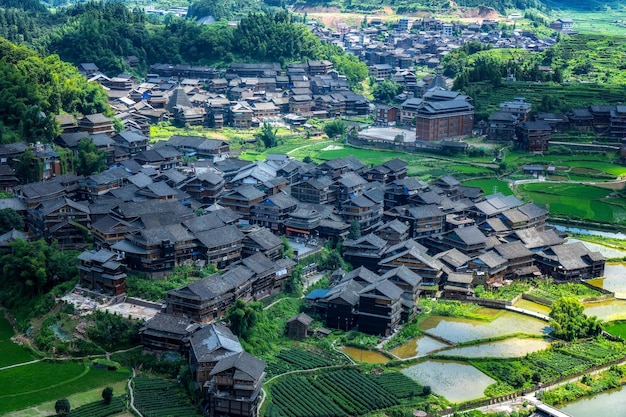 Panorama da fotografia aérea de habitações antigas em Chengyang Bazhai Sanjiang