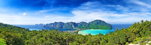 Panorama da ilha Phi-Phi, província de Krabi, Tailândia, Ásia