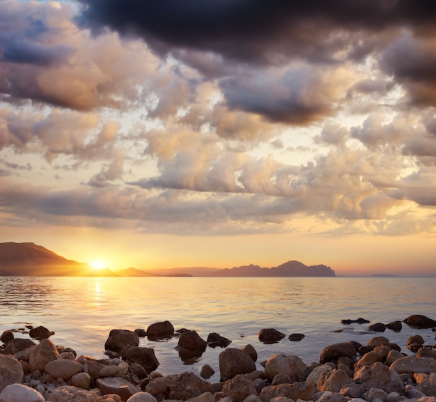 Panorama da paisagem ao pôr do sol