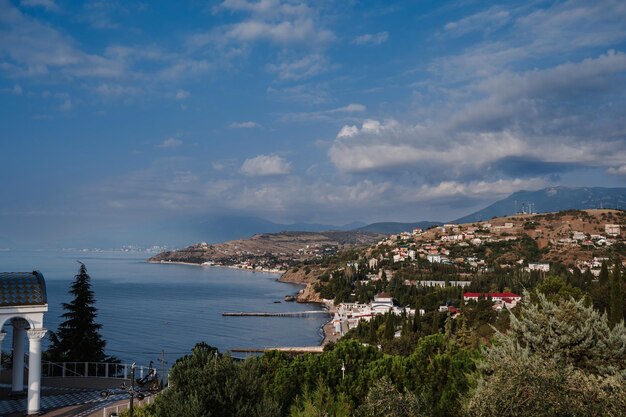 Panorama da vila resort na Crimeia, na costa do Mar Negro