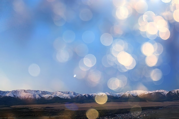 Panorama de Aktru das montanhas altai, pico da montanha no verão na Rússia