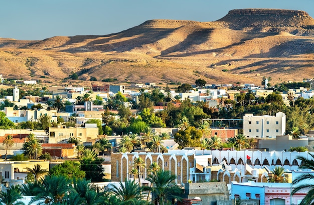 Foto panorama de tataouine, uma cidade no sul da tunísia, áfrica do norte