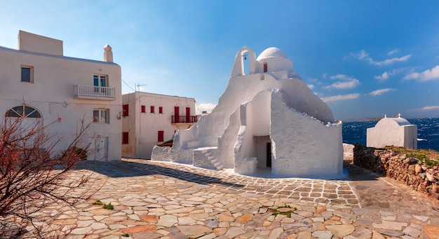 Panorama der Kirche Panagia Paraportiani die berühmtesten architektonischen Bauwerke in Griechenland