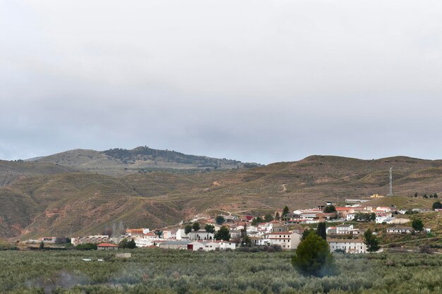 Panorama der ländlichen und romantischen Villa von Villanueva de las Torres, Granada - Spanien