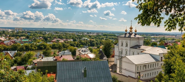 Panorama der Stadt Pensa mit Blick auf das SpasoPreobrazhensky-Kloster
