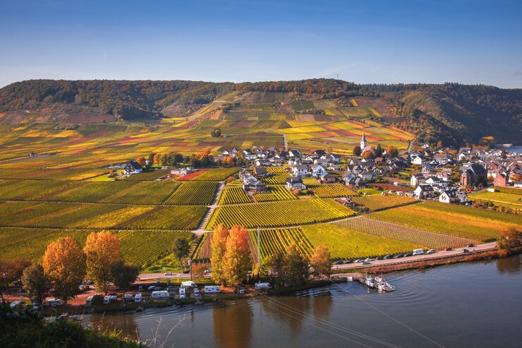 Foto panorama des moseltals im herbst, rheinland-pfalz, deutschland