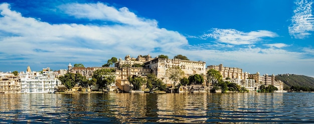 Panorama des Stadtschlosses Udaipur Indien