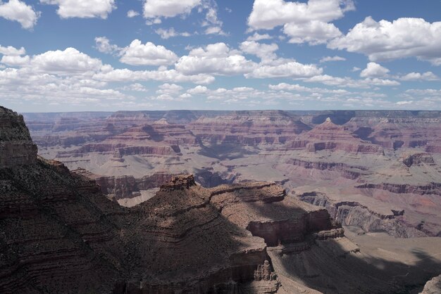 Panorama do Parque Nacional do Grand Canyon. Vista panorâmica do Arizona EUA da margem sul. Imagem panorâmica incrível.