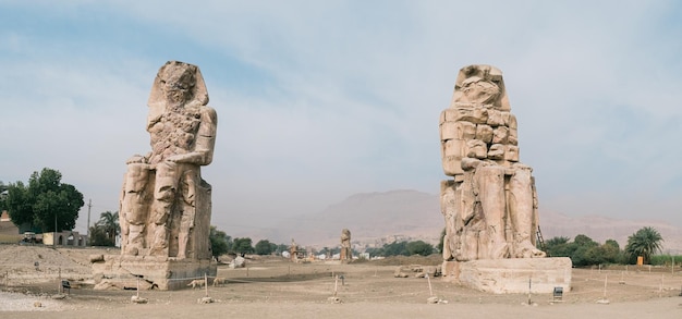 Panorama dos colossos de memnon egito