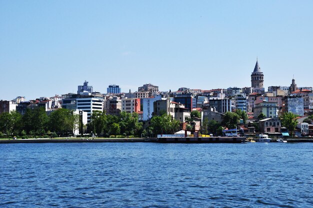 Panorama de Estambul. Vista del Cuerno de Oro y la Torre de Gálata. 09 de julio de 2021, Estambul, Turquía.