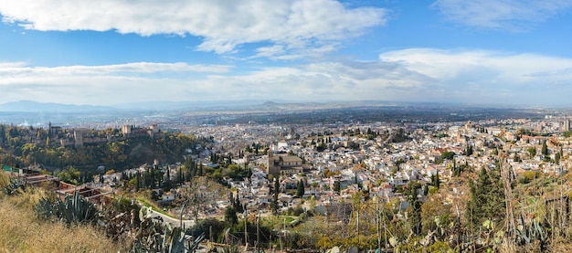 Panorama de Granada desde la colina