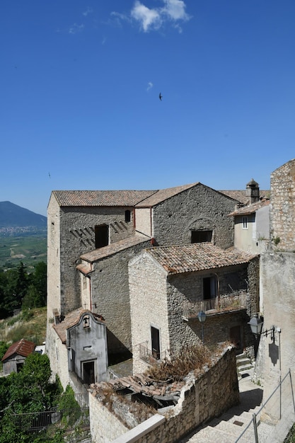 Panorama de la Guardia Sanframondi en la Campania, Italia