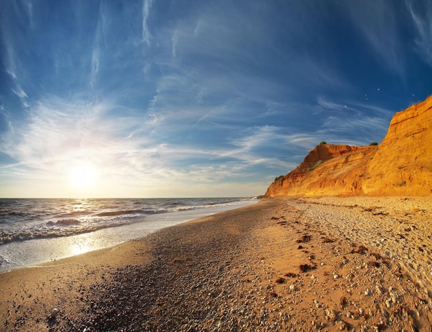 Foto panorama hermoso paisaje marino. composición de la naturaleza.