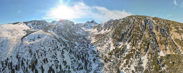 panorama de invierno del pico de Malyovitsa Montaña Rila Bulgaria