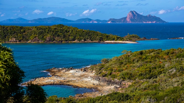 panorama de las islas whitsunday vistas desde la cima de una montaña cerca de la playa de whitehaven, australia