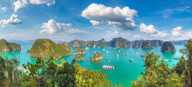 Panorama-Luftaufnahme der Halong-Bucht, Vietnam