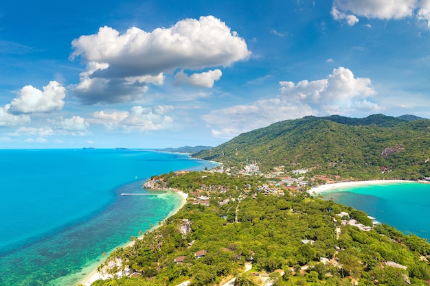 Panorama-Luftaufnahme der Insel Koh Phangan