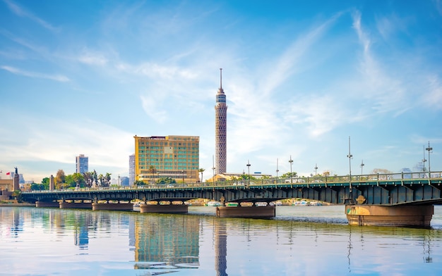 Panorama del Nilo y El Cairo por la noche. Egipto