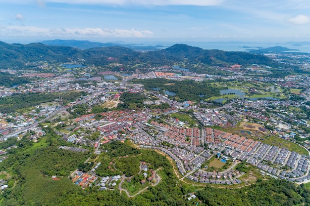 Panorama paisagem kathu district phuket tailândia da câmera drone vista de alto ângulo.