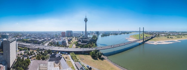 Panorama del paisaje urbano de Düsseldorf