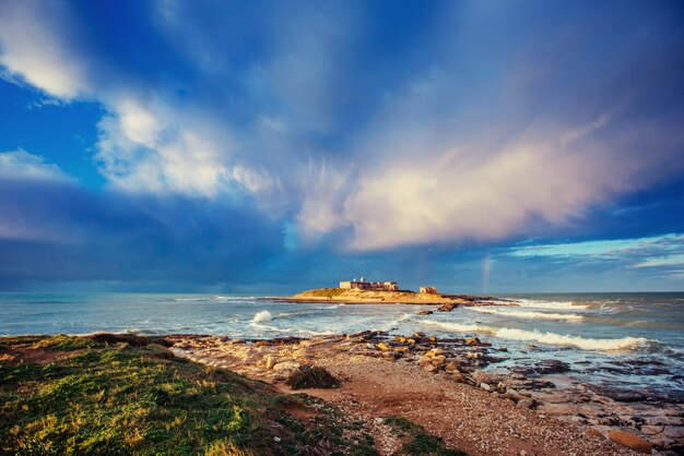 Panorama de primavera de la ciudad de la costa del mar Trapany. Sicilia, Italia, Europa