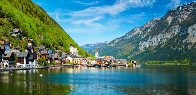 Panorama del pueblo de hallstatt y hallstatter ver austria