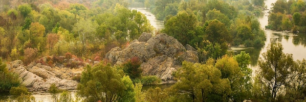 Panorama rural de otoño