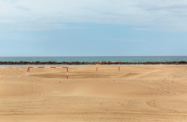 Panorama de una solitaria playa romántica en el Mediterráneo, Haifa, Israel.