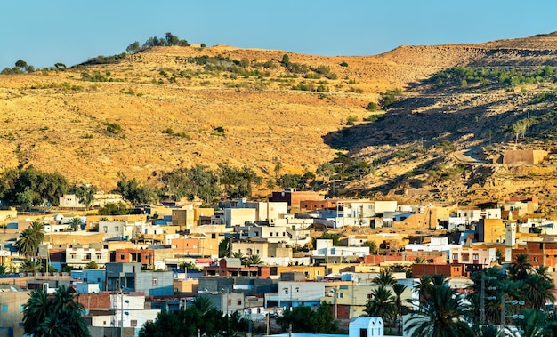 Foto panorama de tataouine, una ciudad en el sur de túnez, áfrica del norte