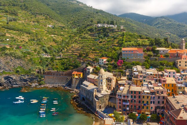 Panorama de Vernazza, Cinque Terre, Liguria, Italia