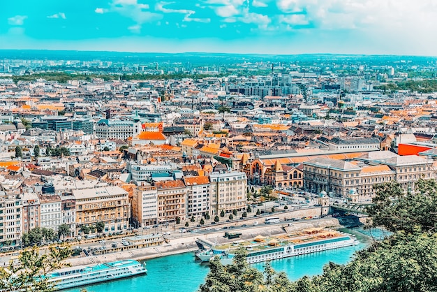 Panorama View on Budapest, from Gellert Hill. Hungria.