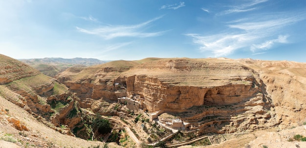 Panorama de Wadi Qelt en el desierto de Judea Israel