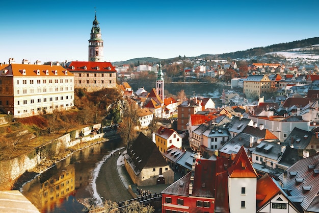 Panoramablick auf Cesky Krumlov im Winter Tschechien