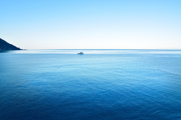 Panoramablick auf das Meer in Ligurien in Camogli