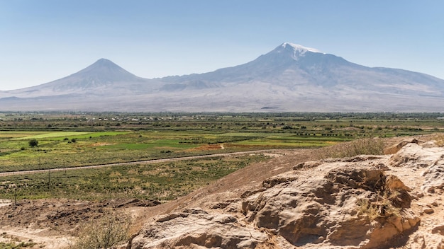 Panoramablick auf den Ararat-Berg