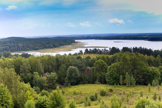 Panoramablick auf den Nationalpark Braslav-See in Weißrussland.